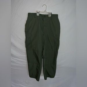 Oversized green cargos